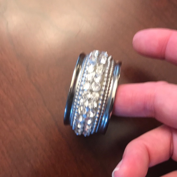 Crystal napkin rings—set of 4 - Picture 2 of 2